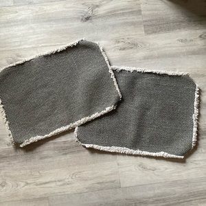 Pottery Barn Set of 2 Placemats Gray and Cream Woven